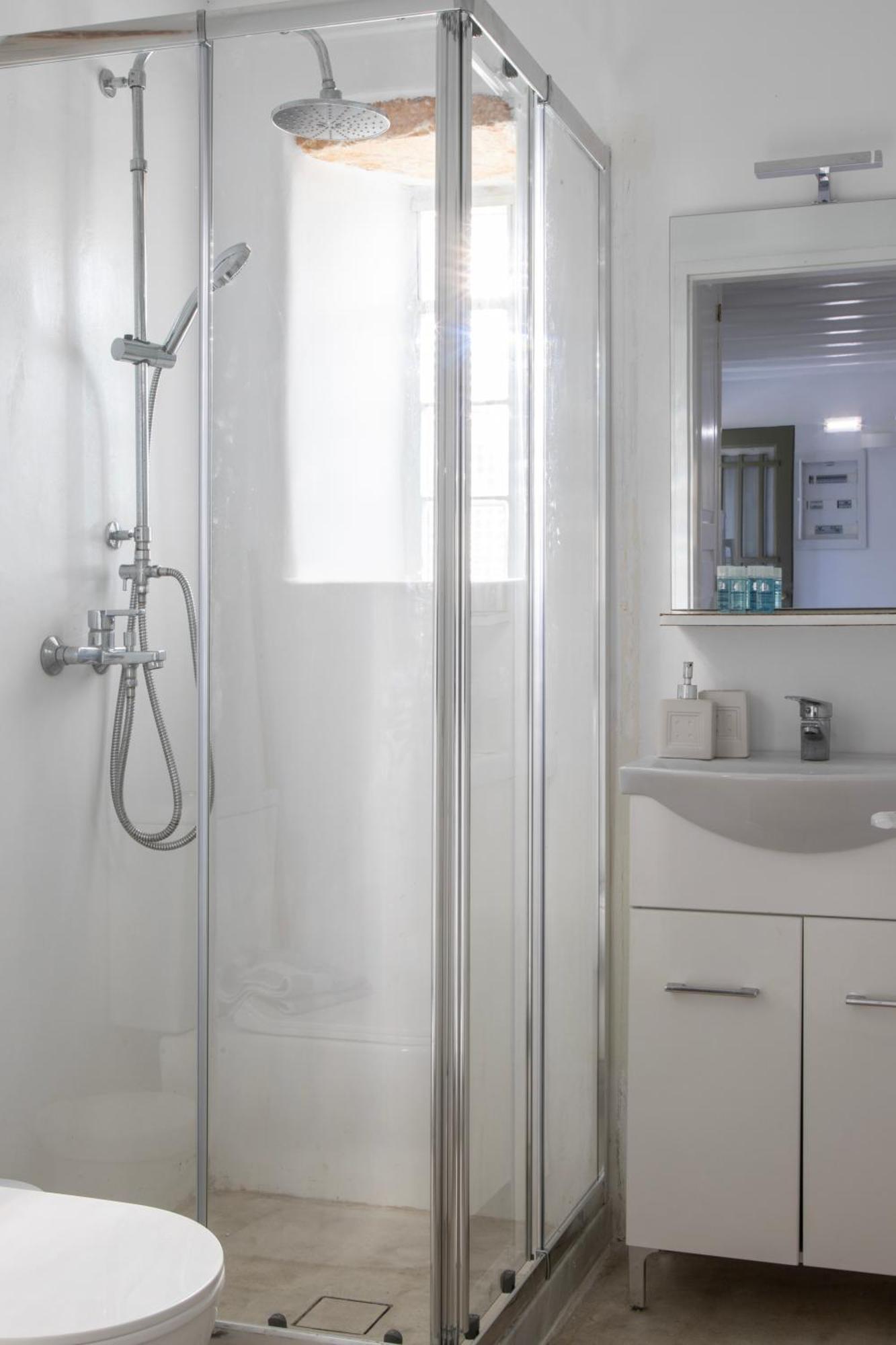 K Homes-Family Stone Suite Tinos ภายนอก รูปภาพ
